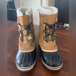 Sorel Women’s Size 7 Waterproof Brown and Navy Blue Snowboots